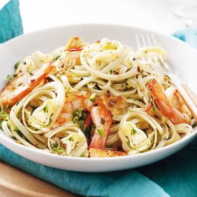 Chilli prawn linguine image